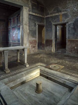 Pompei, Lucrezio Frontone